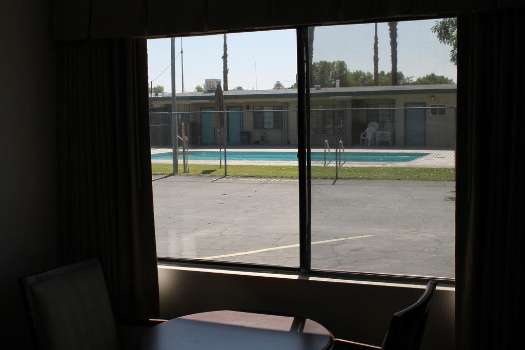 Indio Holiday Motel Dış mekan fotoğraf