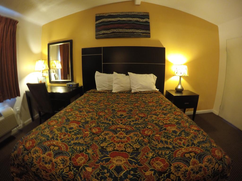 Indio Holiday Motel Dış mekan fotoğraf