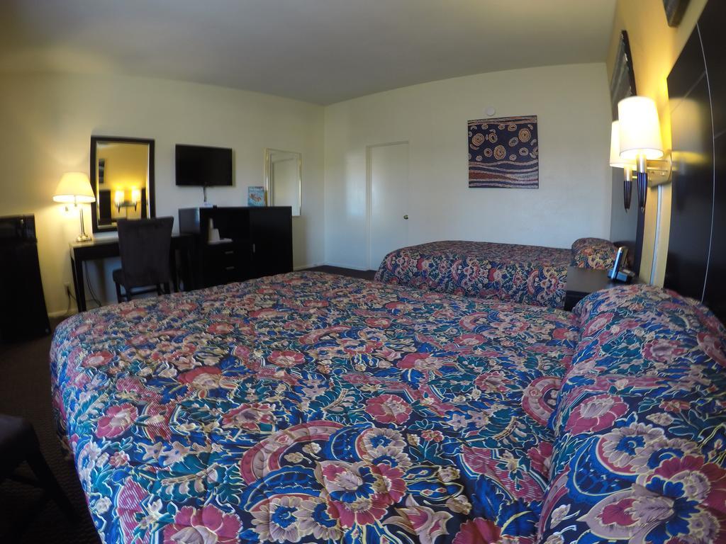 Indio Holiday Motel Dış mekan fotoğraf