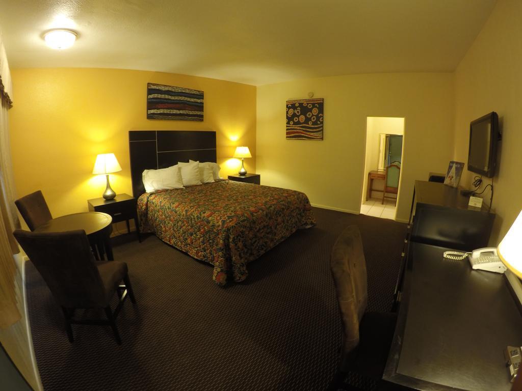 Indio Holiday Motel Dış mekan fotoğraf