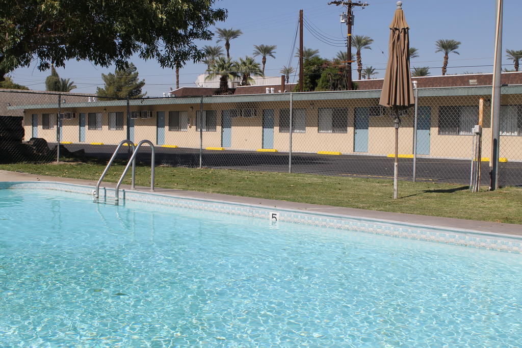 Indio Holiday Motel Dış mekan fotoğraf