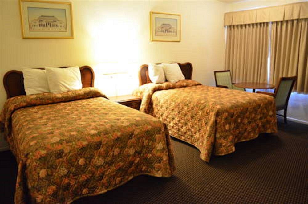 Indio Holiday Motel Dış mekan fotoğraf