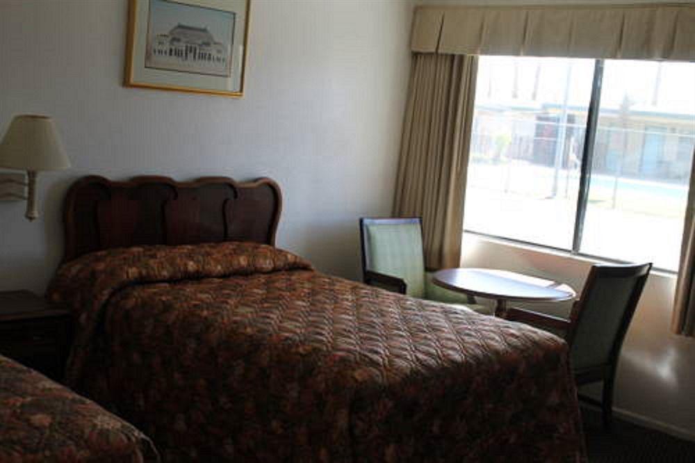 Indio Holiday Motel Dış mekan fotoğraf