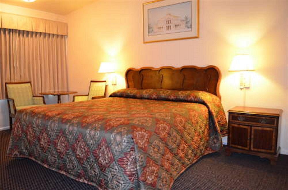 Indio Holiday Motel Dış mekan fotoğraf