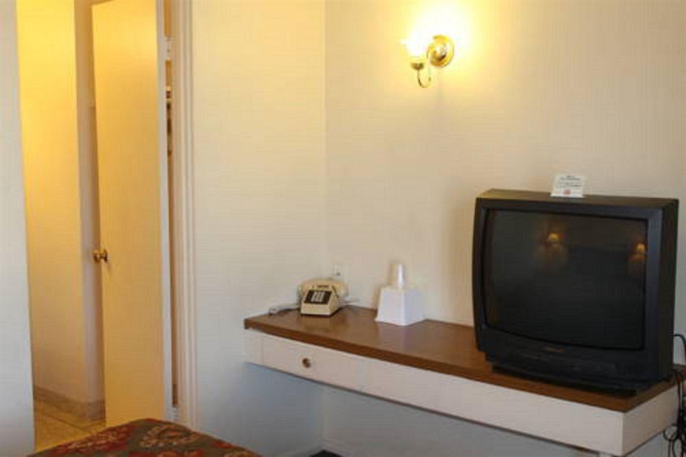 Indio Holiday Motel Dış mekan fotoğraf