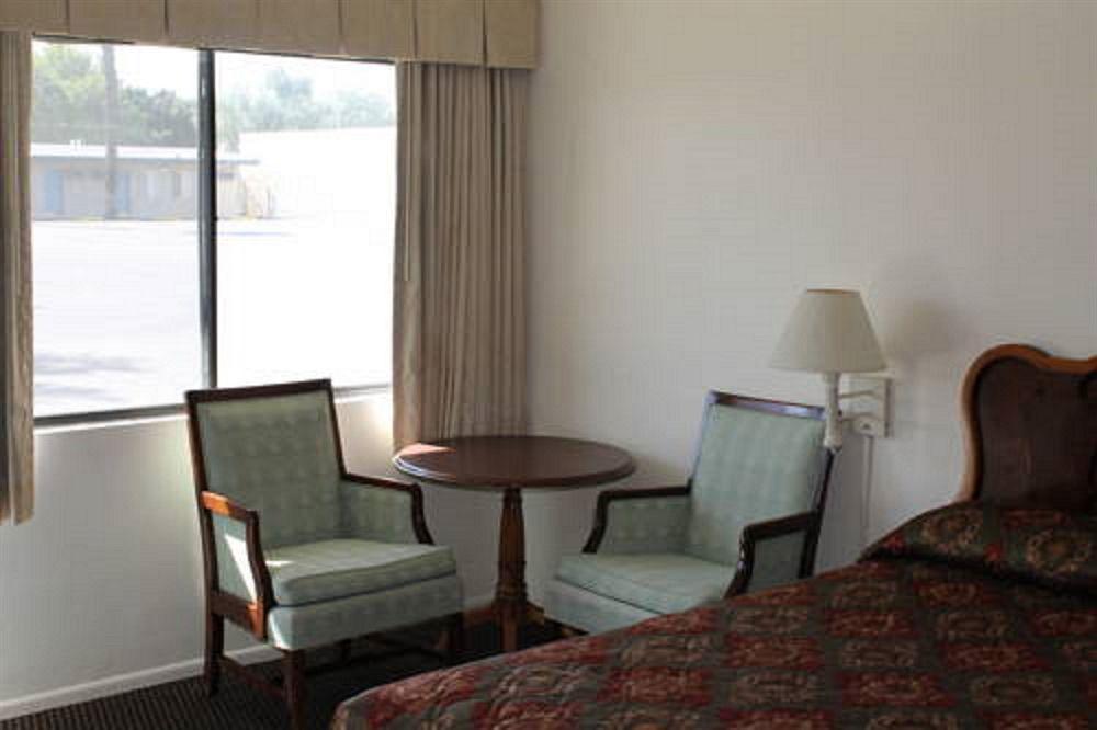 Indio Holiday Motel Dış mekan fotoğraf