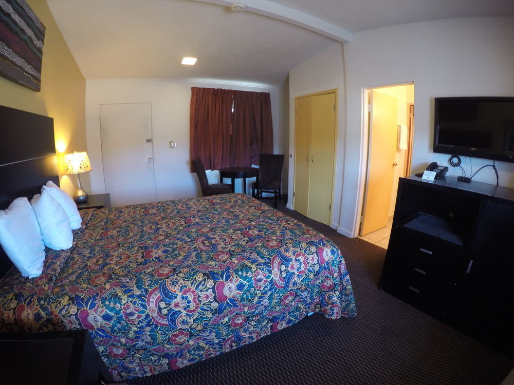 Indio Holiday Motel Dış mekan fotoğraf